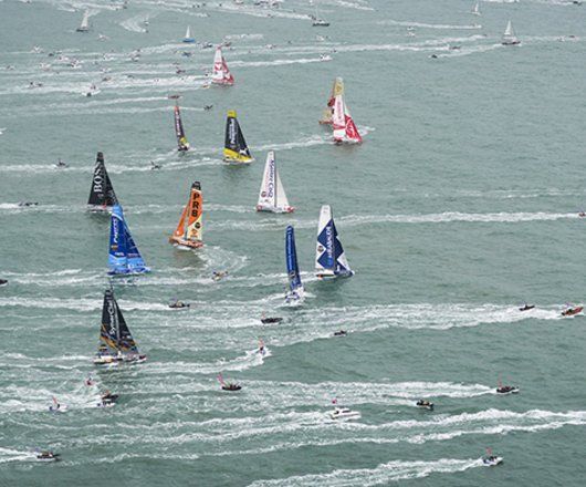 Départ du Vendée Globe : voiliers sur la mer