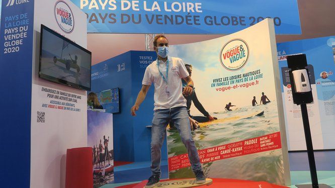 stand Région au Village Départ du Vendée Globe 2020 animation vogue et vague